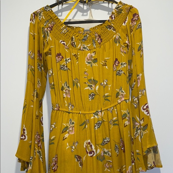 Design Lab Lord & Taylor Offshoulder Floral Romper - Picture 5 of 5